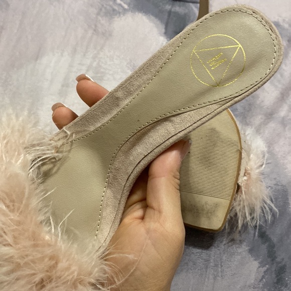 Furry heels - Picture 3 of 6